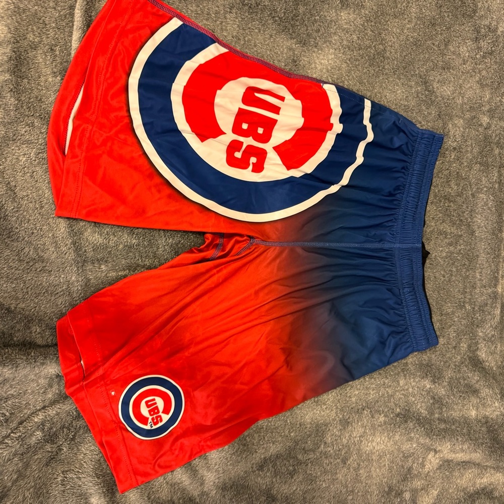 Cubs size M men’s shorts
